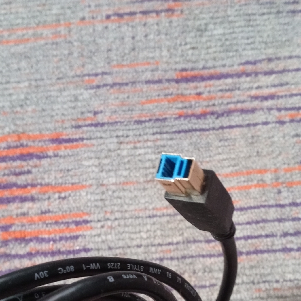 Amazon Basics USB 3.0 Cable - Black - Picture 3 of 6